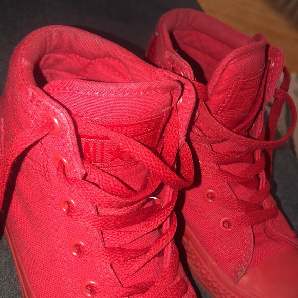 Kids size 2 converse all star - Picture 2 of 6